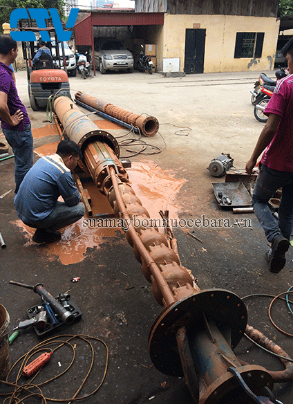 Sửa máy bơm chìm giếng khoan 400KW