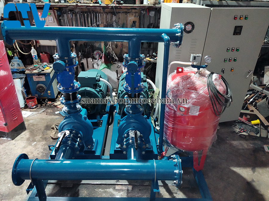 Cụm máy bơm tăng áp công nghiệp cho hệ thống máy bơm ở Sân Golf